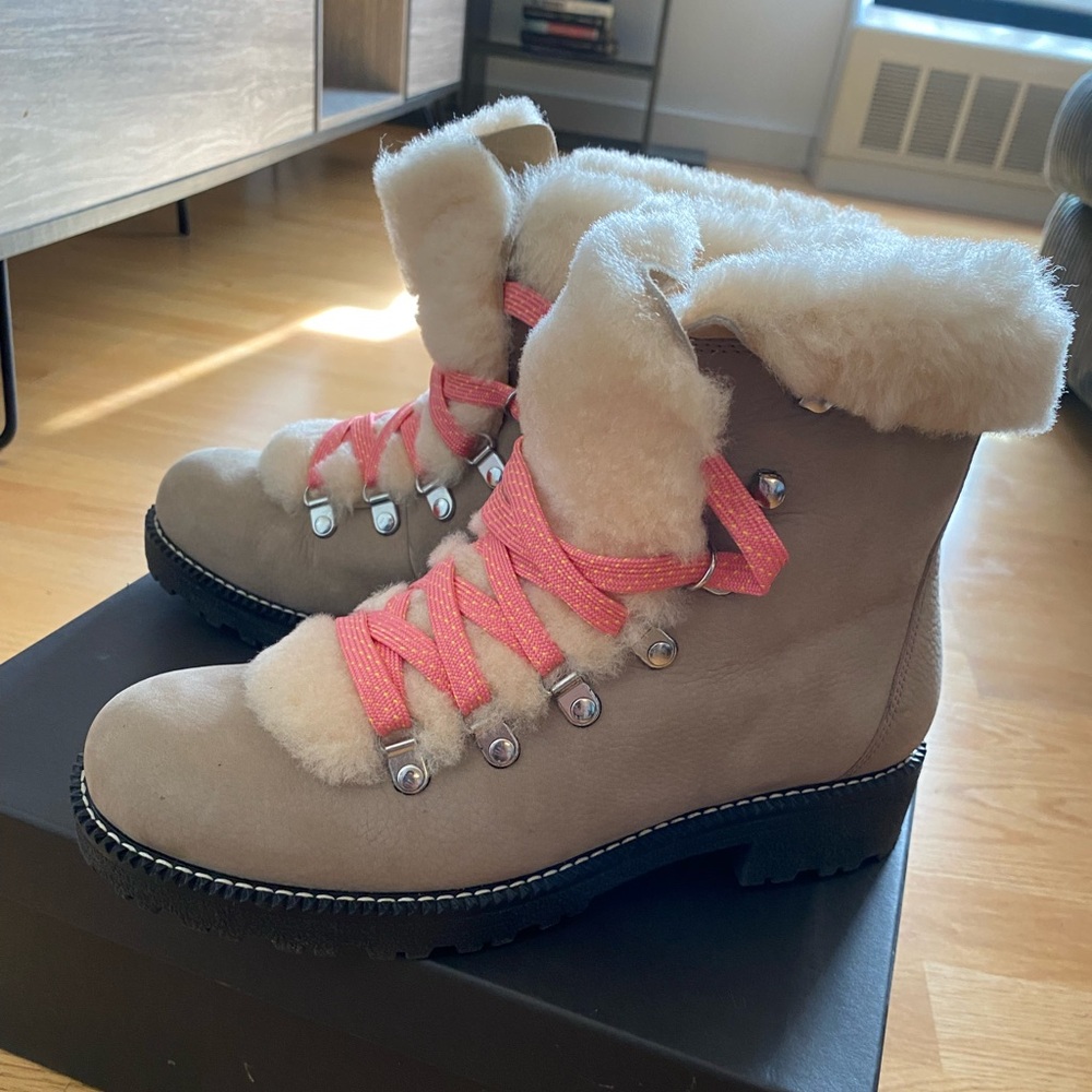 Shirling Winter Boot. Worn once, great condition.
